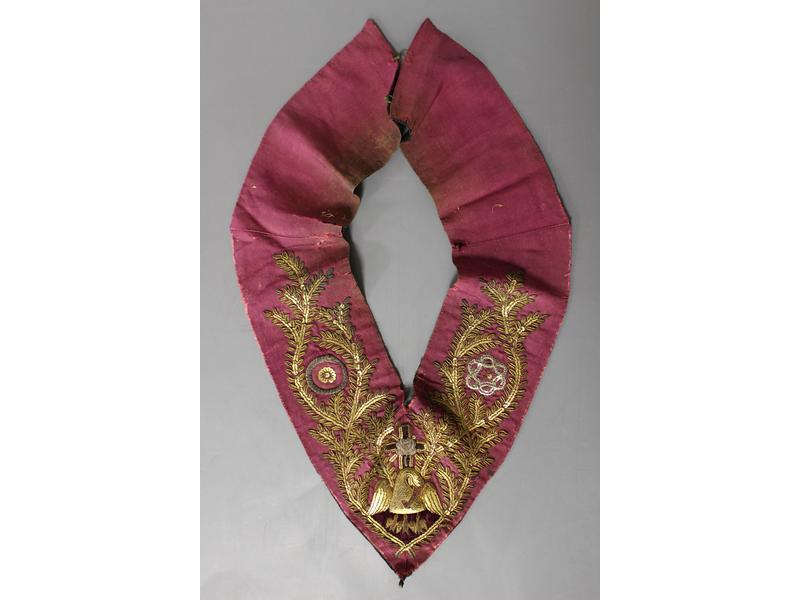 ÉCHARPE MACONNIQUE de la Rose Croix, brodée...
