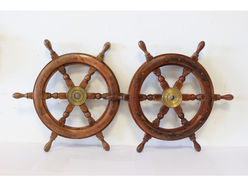 PAIRE DE BARRES DE BATEAU en bois et bronze...