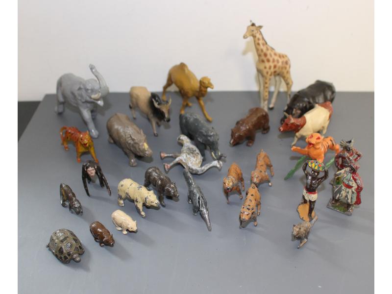 [ANIMAUX EXOTIQUES] - ENSEMBLE DE FIGURINES...