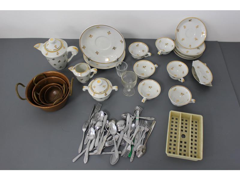 SERVICE A THÉ - DÎNETTE en porcelaine blanche...