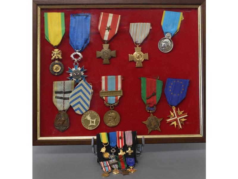 ENSEMBLE DE DIX MEDAILLES dont médaille militaire,...