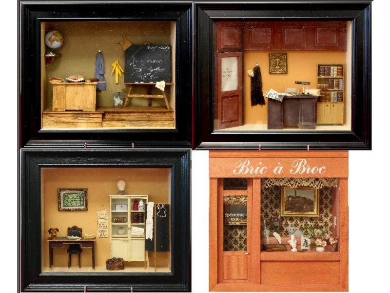 QUATRE BOÎTES DIORAMA encadrées sous verre,...