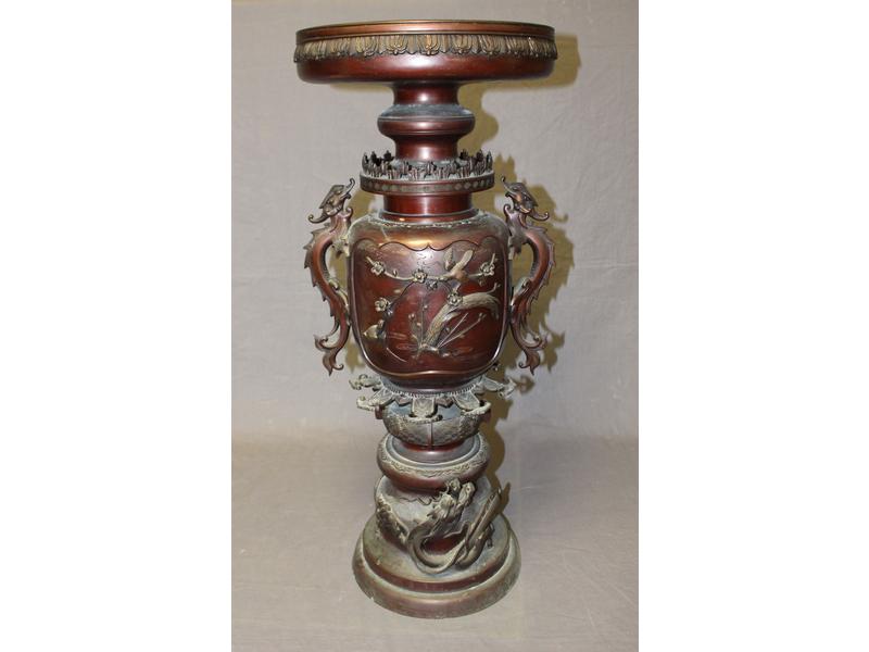 SELLETTE DE BRÛLE-PARFUM en bronze à patine...