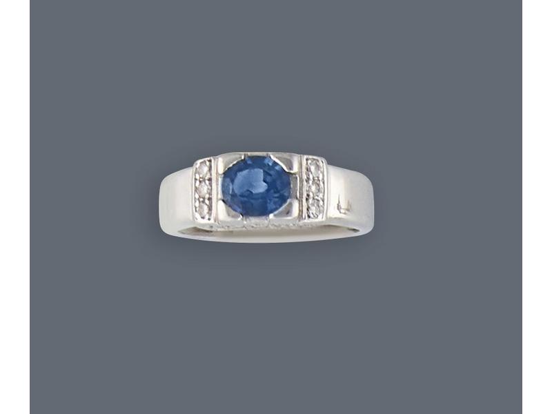 BAGUE en or gris (750) sertie d'un saphir...