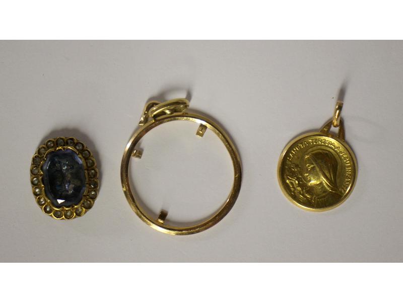 LOT D'OR jaune (750)  ET PIERRES (diamants...