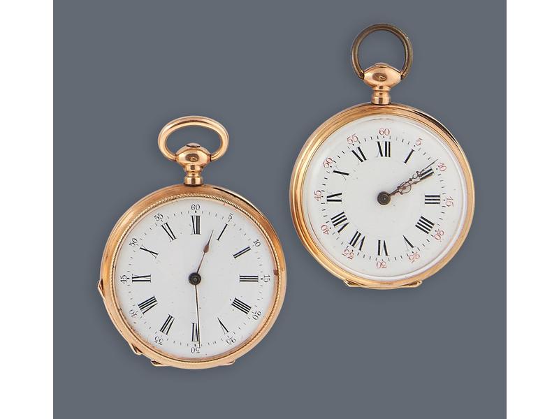 DEUX MONTRES de col en or jaune (750), à...