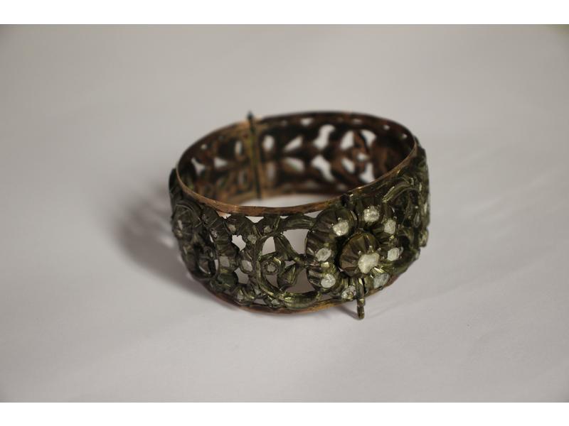 BRACELET en or bas titre (375 millièmes)...