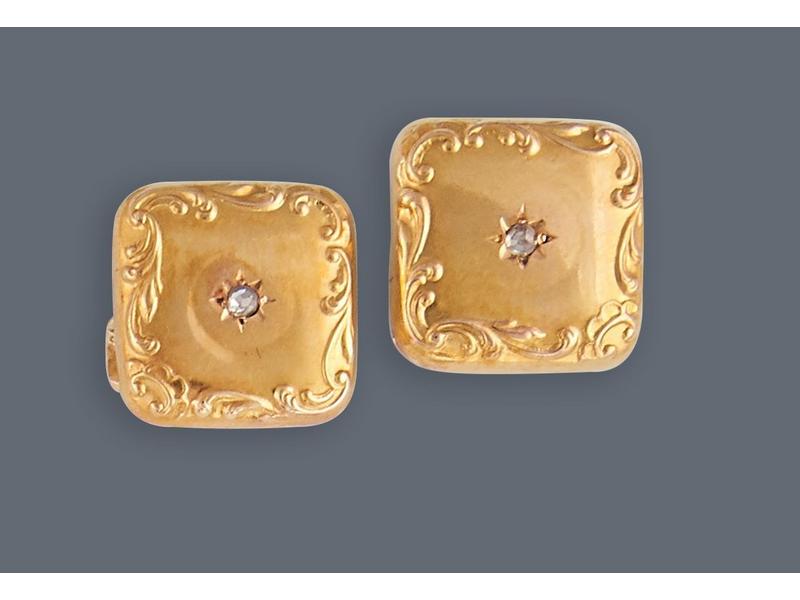 PAIRE DE BOUTONS DE MANCHETTES en or jaune...