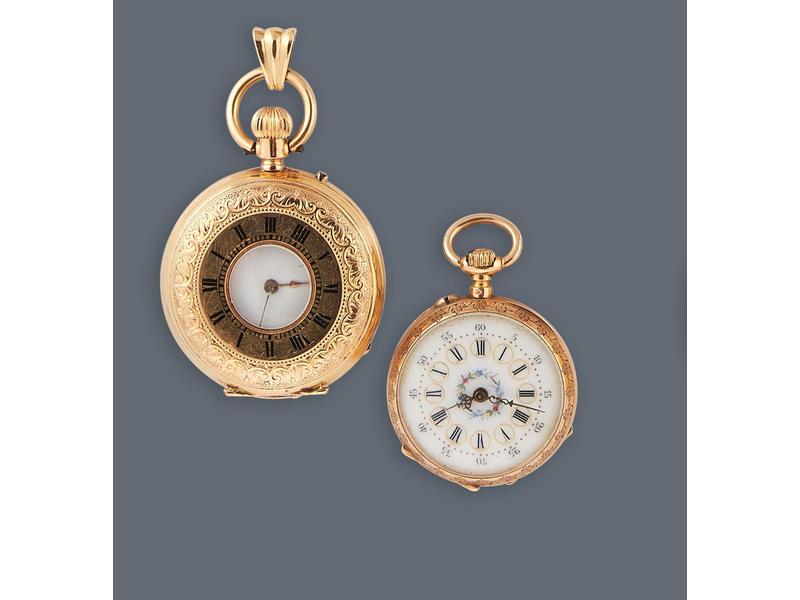 DEUX MONTRES DE COL en or jaune (750), l'une...