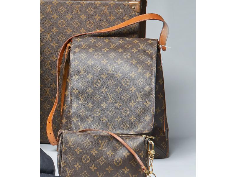 LOUIS VUITTON