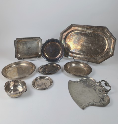 LOT DE PLATERIE en métal argenté principalement...