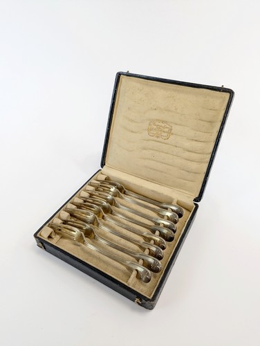 HUIT FOURCHETTES A GATEAUX en argent (950),...