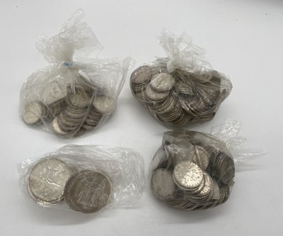LOT DE PIECES en argent, comprenant :