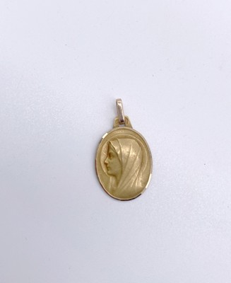 MÉDAILLE en or (750) figurant la Vierge