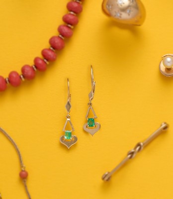 PAIRE DE PENDANTS D'OREILLES en or (750)...