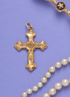 PENDENTIF CROIX en or (750) à décor cise...