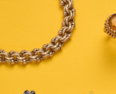 BRACELET en or (750). Avec chaine de séc...