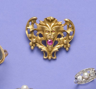 PENDENTIF ART NOUVEAU en or (750) figurant...