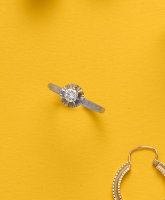 SOLITAIRE en or gris (750) et diamant taille...