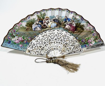 ÉVENTAIL à feuille pliée gouachée représentant...