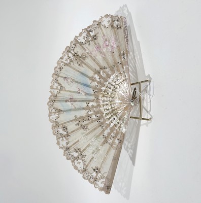 ÉVENTAIL de type plié en nacre à feuille...