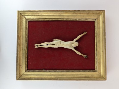 CRUCIFIX avec Christ en ivoire sculpté, la...