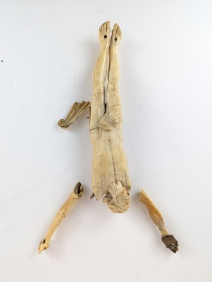 CRUCIFIX avec Christ en ivoire sculpté, la...