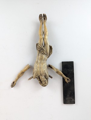 CHRIST en ivoire sculpté, la tête vers le...