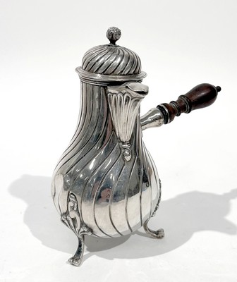 VERSEUSE en argent (950) à panse torsadée...