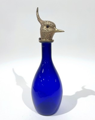 CARAFE en verre moulé soufflé et teinté bleu...