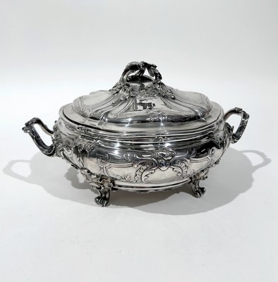 LEGUMIER en argent (950) à décor rocaille...