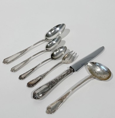 PARTIE DE MÉNAGERE en argent (950), modèle...