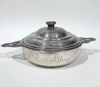 BOUILLON COUVERT A OREILLES en argent (950)...