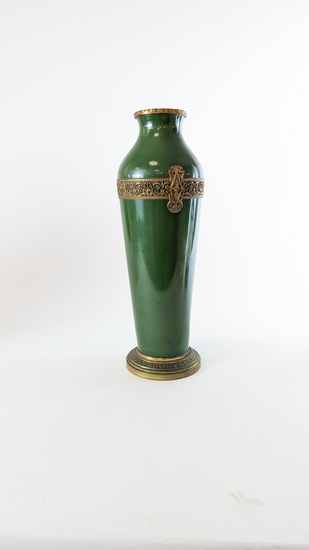 VASE FUSEAU en céramique émaillée verte à...