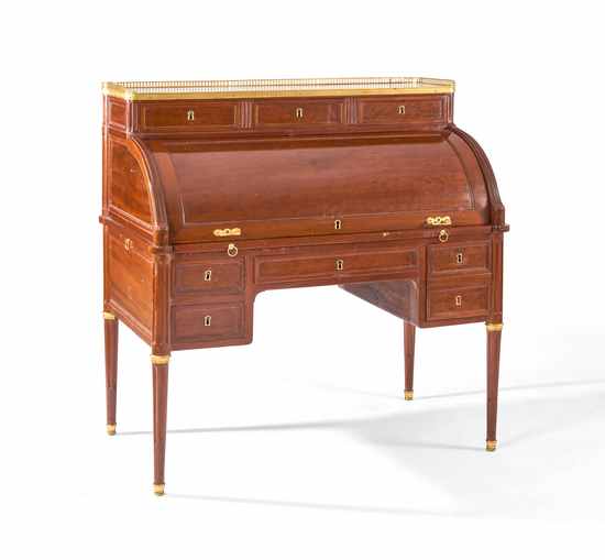 BUREAU A CYLINDRE rectangulaire en acajou...