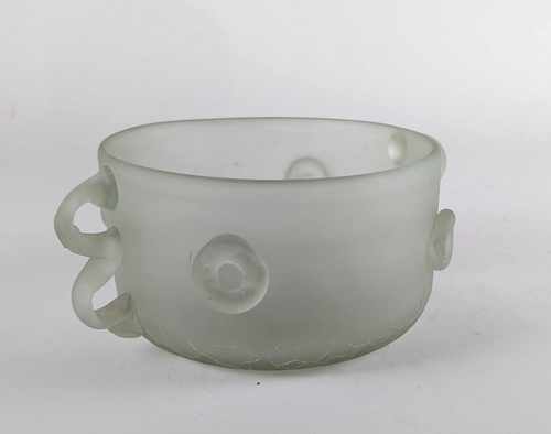 PETITE JARDINIERE en verre soufflé opacifié...