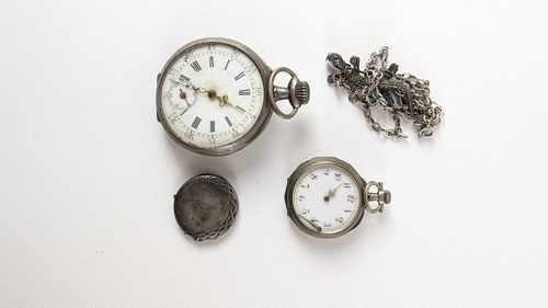 LOT en argent (divers titres) comprenant...