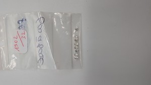 SACHET d'environ 8 petits diamants taille...