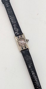 MONTRE BRACELET Art Déco rectangulaire, en...