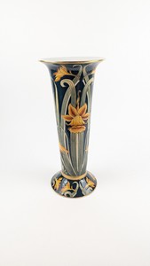 HAUT VASE en céramique émaillée polychrome...
