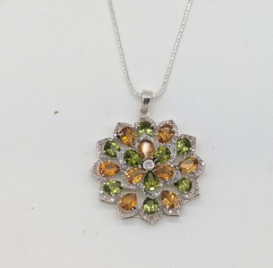 PENDENTIF rosace en argent (925) ajouré et...