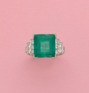 BAGUE en platine (950) ornée d'une importante...