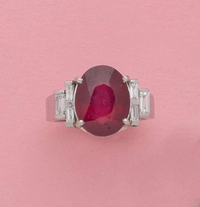 BAGUE en or gris (750) ornée d'un rubis taille...