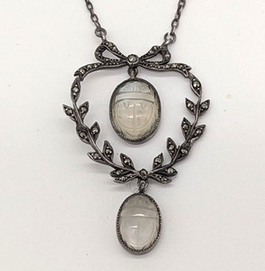 PENDENTIF en argent (950) à forme de coeur...