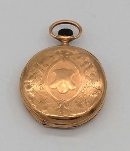 MONTRE DE POCHE en or (750), avec bélière...